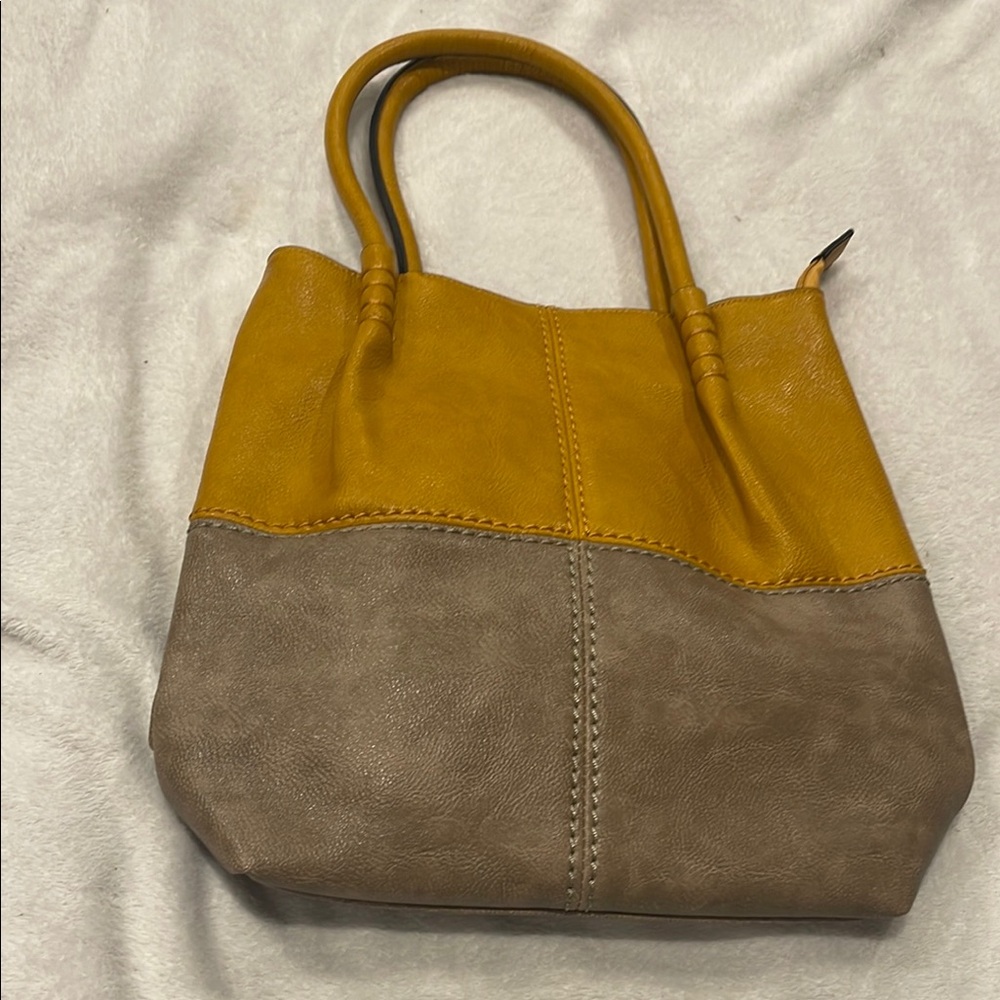 Woman’s Shoulder Bag